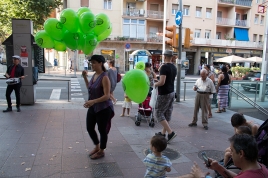 Música i globus al Passeig Fabra i Puig